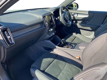 Used Volvo XC40 2024 for sale - 79050112: Photo