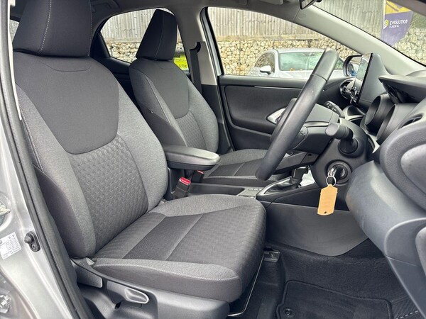 Used Toyota Yaris 2022 for sale - 76283686: Photo 26