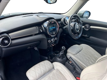 Used MINI Hatch 2019 for sale - 78020313: Photo