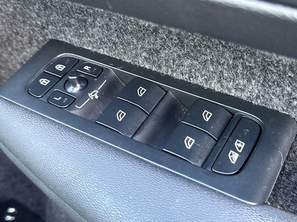 Used Volvo XC40 2022 for sale - 75769243: Photo 35
