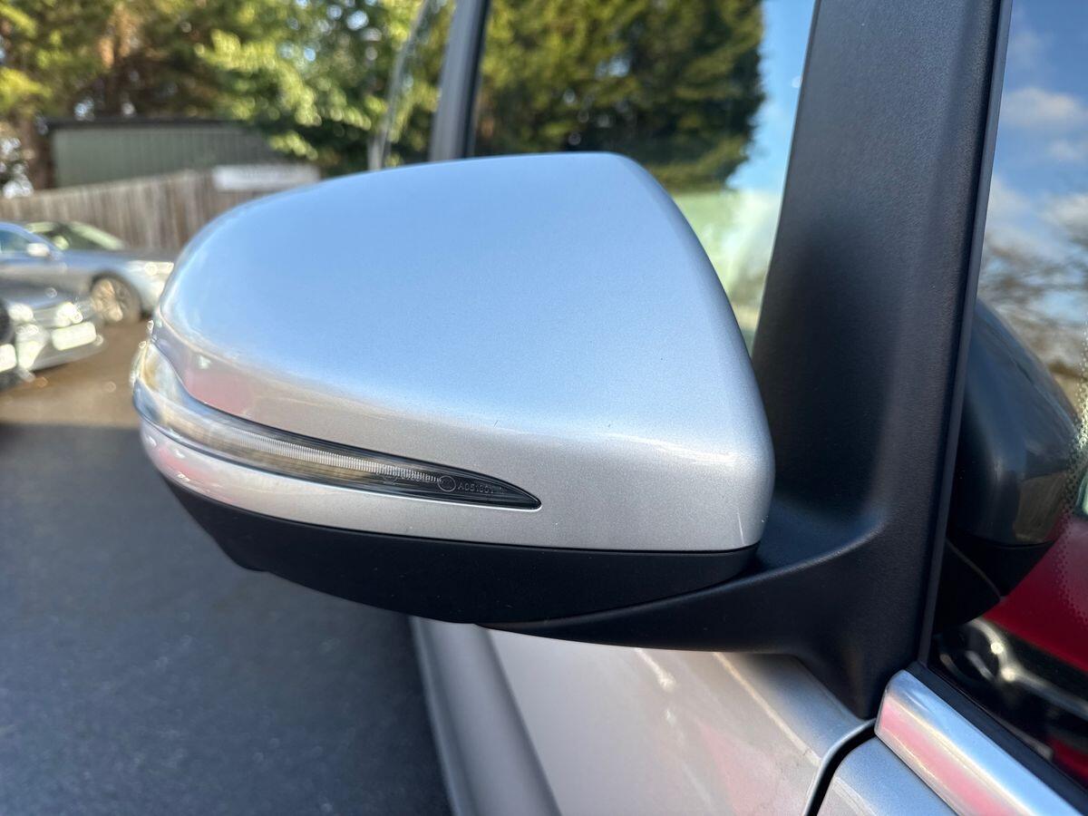 Used Mercedes-Benz V-Class 2018 for sale - 77468375: Photo 20