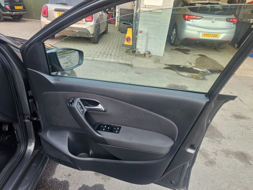 Used Volkswagen Polo 2012 for sale - 77590213: Photo 17