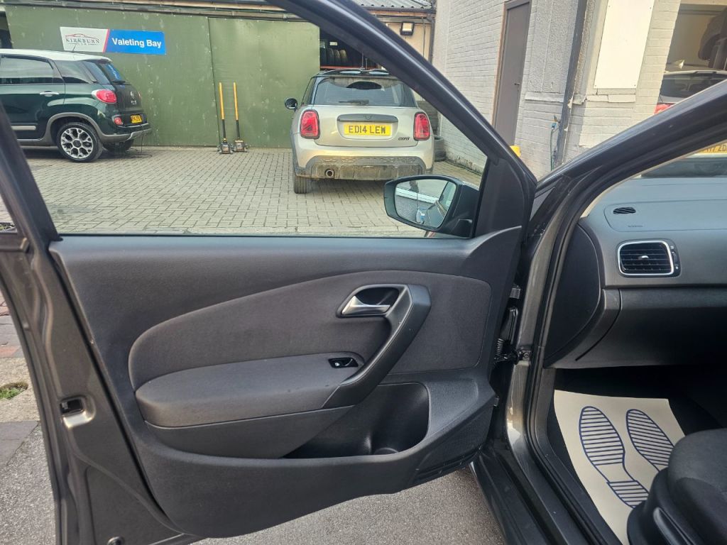 Used Volkswagen Polo 2012 for sale - 77590213: Photo 9