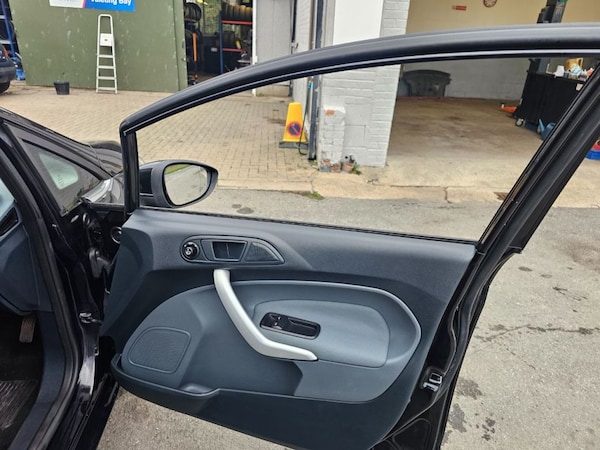 Used Ford Fiesta 2011 for sale - 76279321: Photo 15