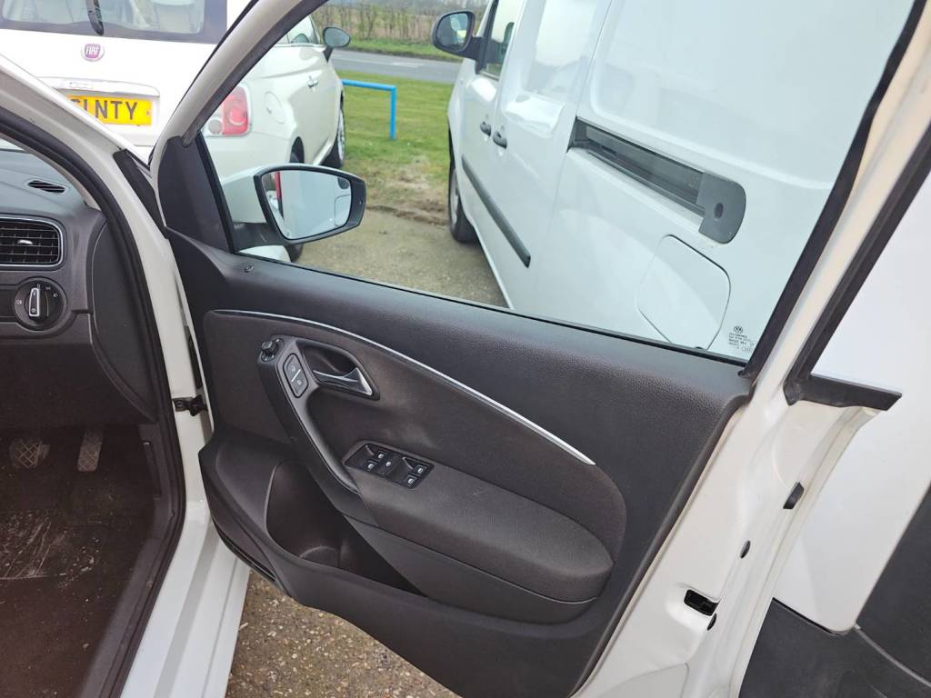 Used Volkswagen Polo 2015 for sale - 78055813: Photo 10