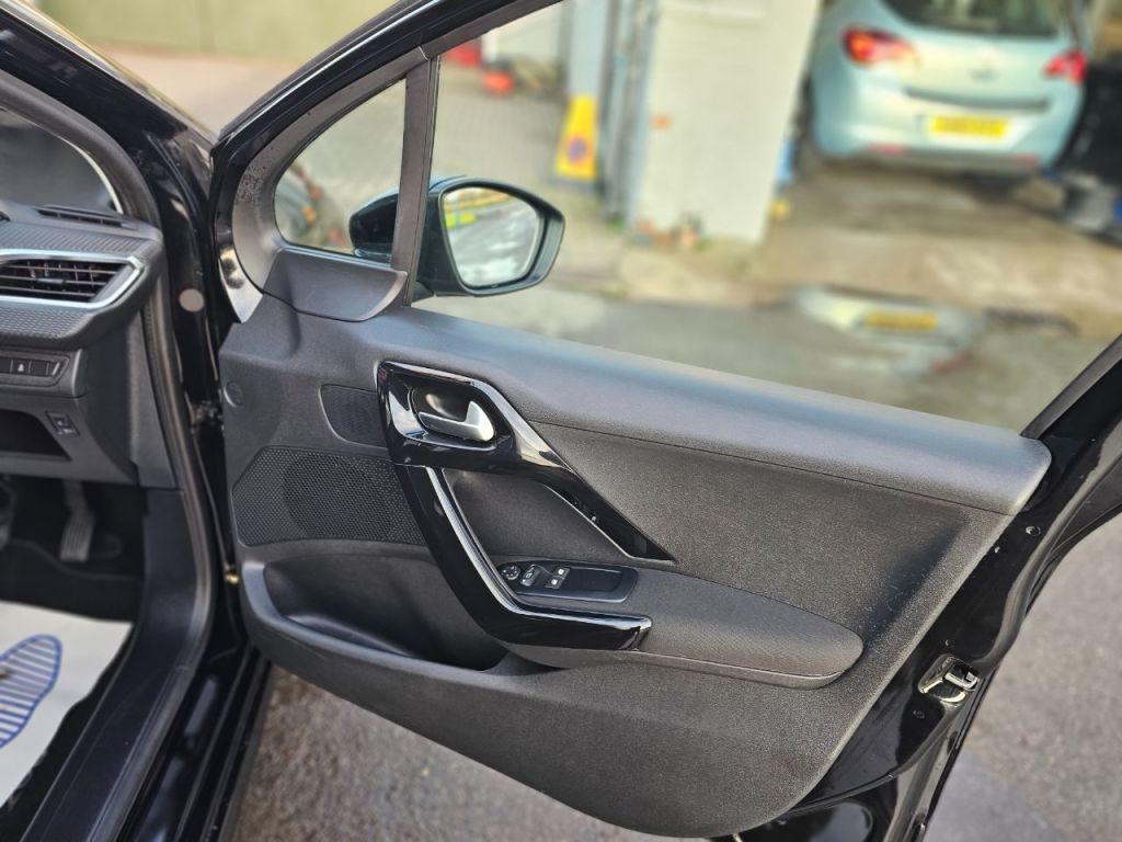 Used Peugeot 208 2023 for sale - 76961715: Photo 15