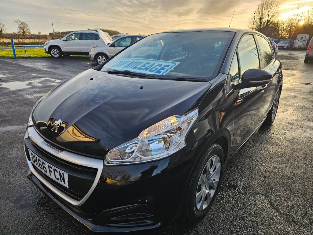 Used Peugeot 208 2023 for sale - 76961715: Photo 2