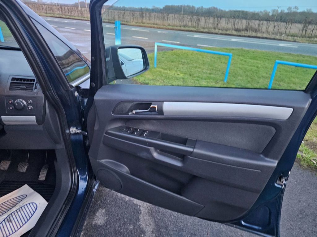Used Vauxhall Zafira 2012 for sale - 77236147: Photo 12