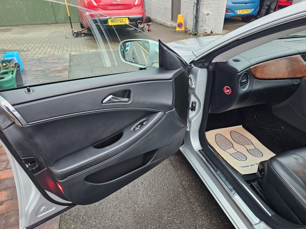 Used Mercedes-Benz CLS 2010 for sale - 77436157: Photo 10