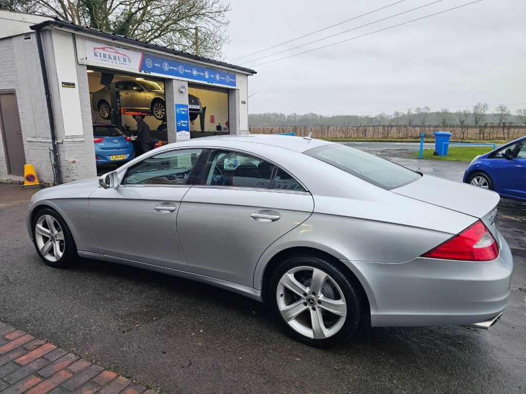 Used Mercedes-Benz CLS 2010 for sale - 77436157: Photo 8