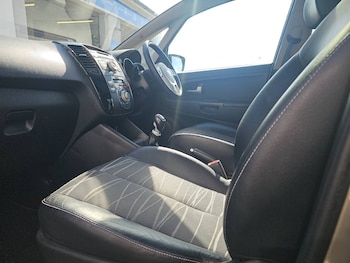 Used Kia Venga 2015 for sale - 79641535: Photo