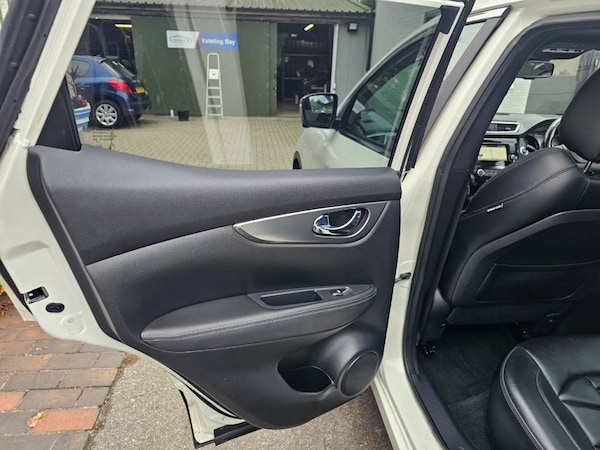 Used Nissan Qashqai 2017 for sale - 76279346: Photo 14