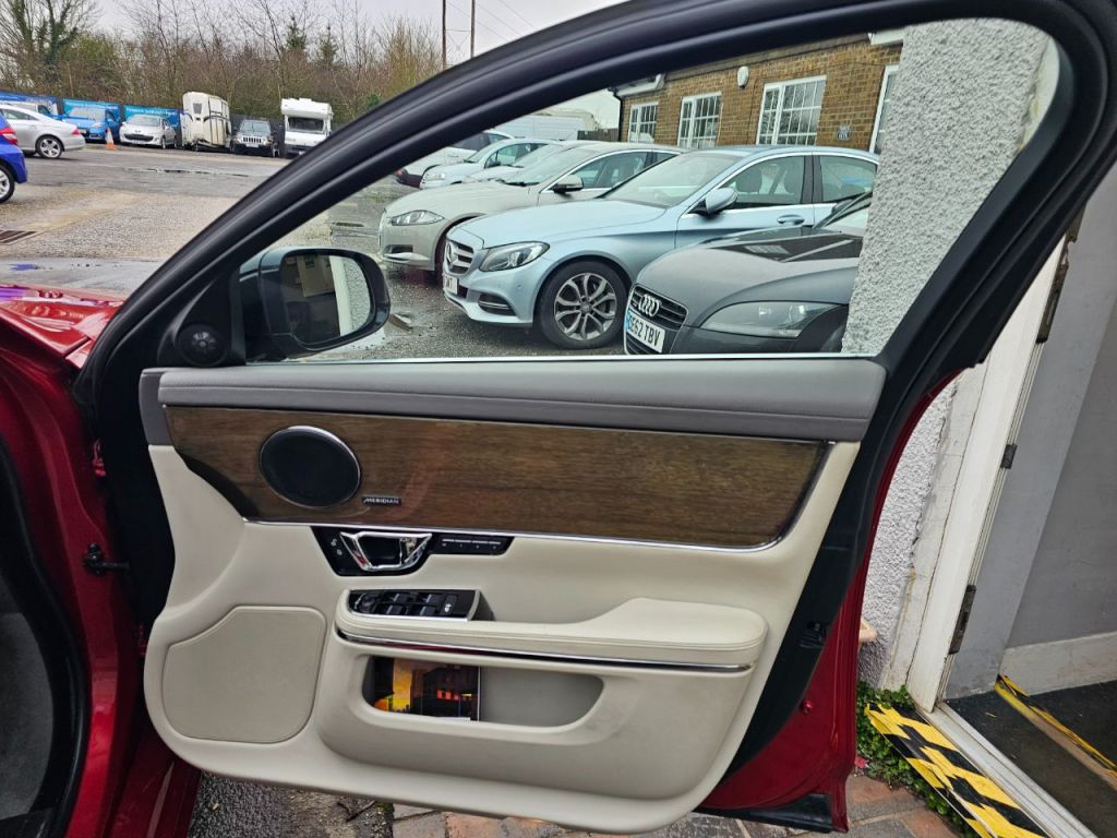 Used Jaguar XJ 2017 for sale - 77399629: Photo 18