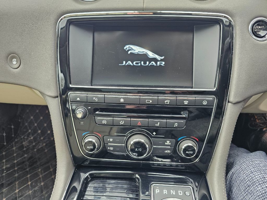 Used Jaguar XJ 2017 for sale - 77399629: Photo 20
