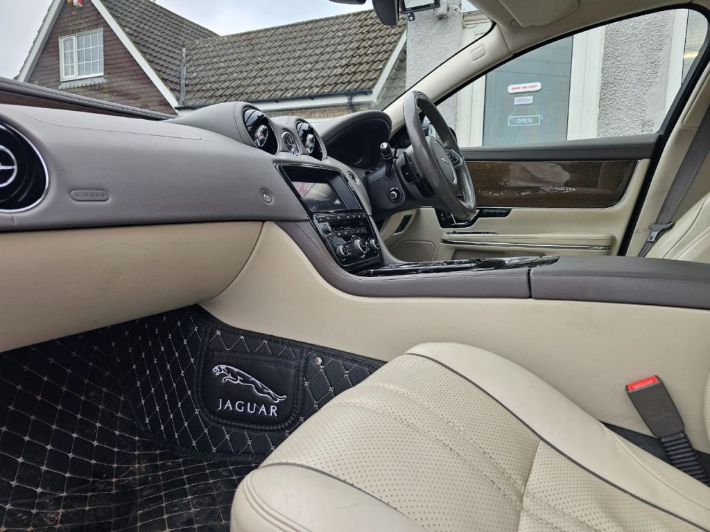 Used Jaguar XJ 2017 for sale - 77399629: Photo 9