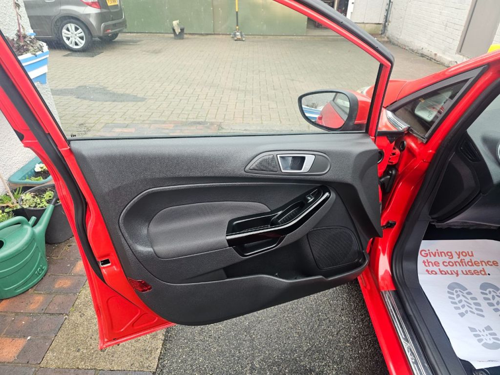 Used Ford Fiesta 2013 for sale - 77236137: Photo 9