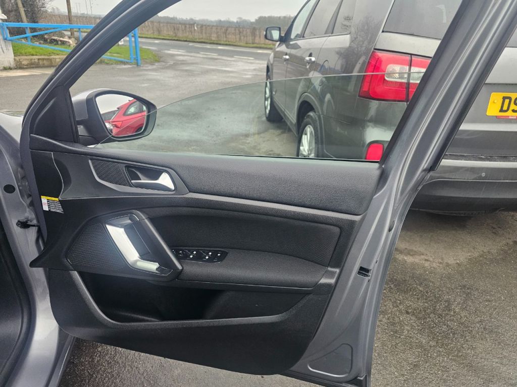 Used Peugeot 308 2014 for sale - 77399624: Photo 15