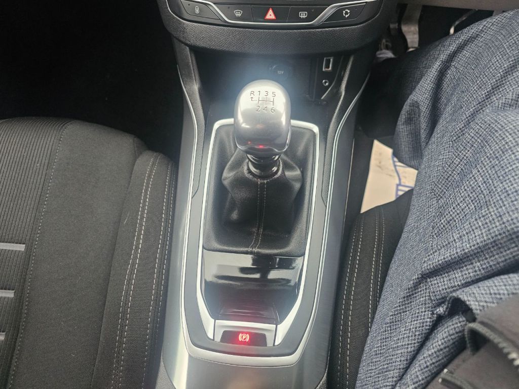 Used Peugeot 308 2014 for sale - 77399624: Photo 18