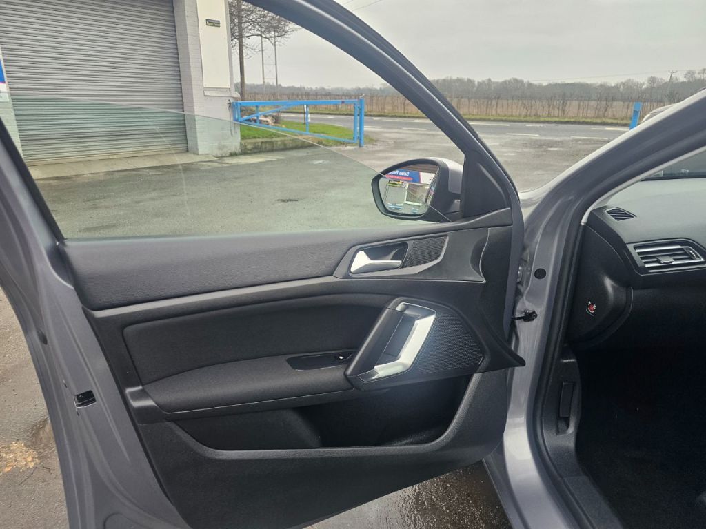 Used Peugeot 308 2014 for sale - 77399624: Photo 9