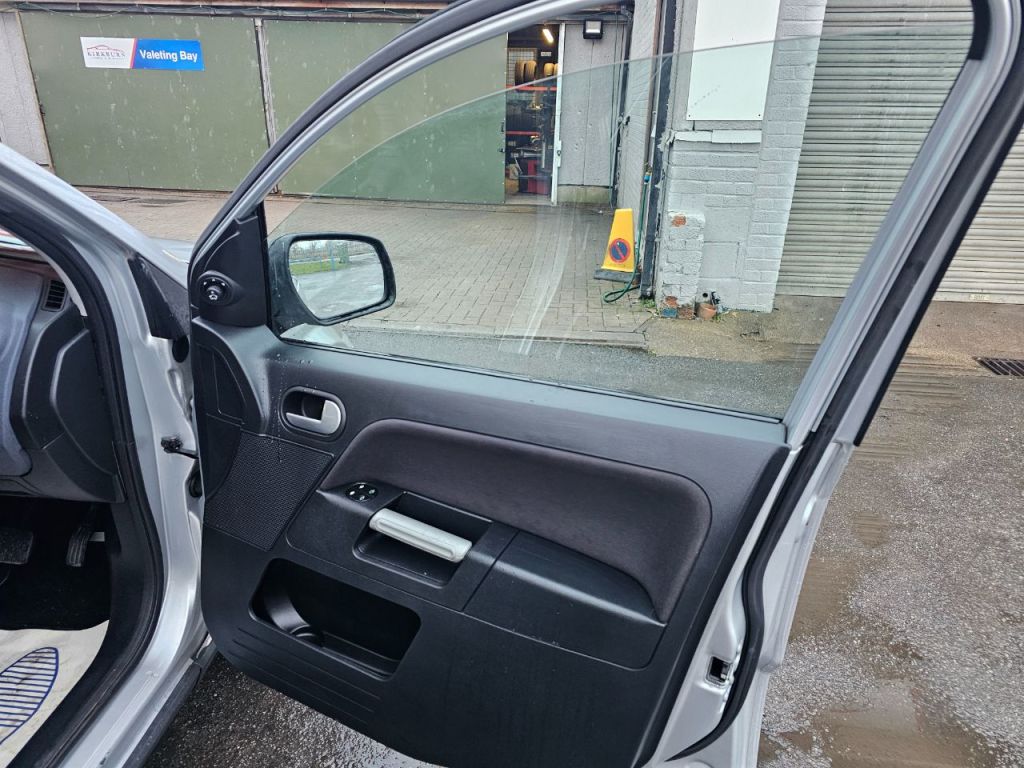 Used Ford Fusion 2010 for sale - 77236152: Photo 13