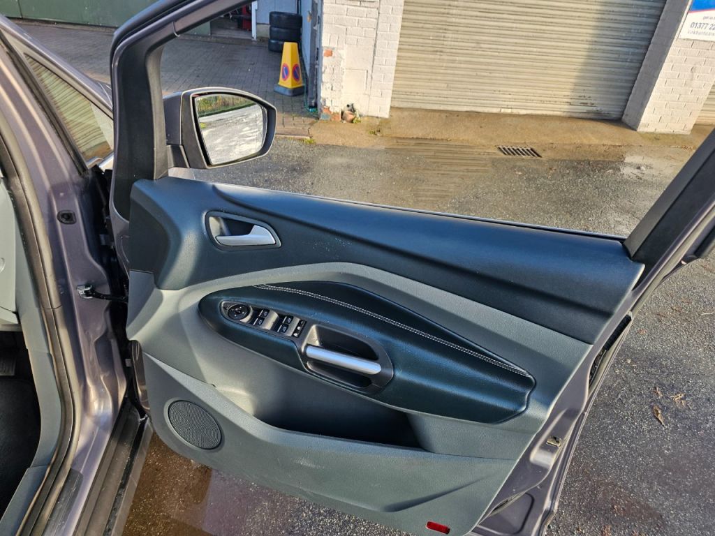 Used Ford C-Max 2014 for sale - 76670466: Photo 16