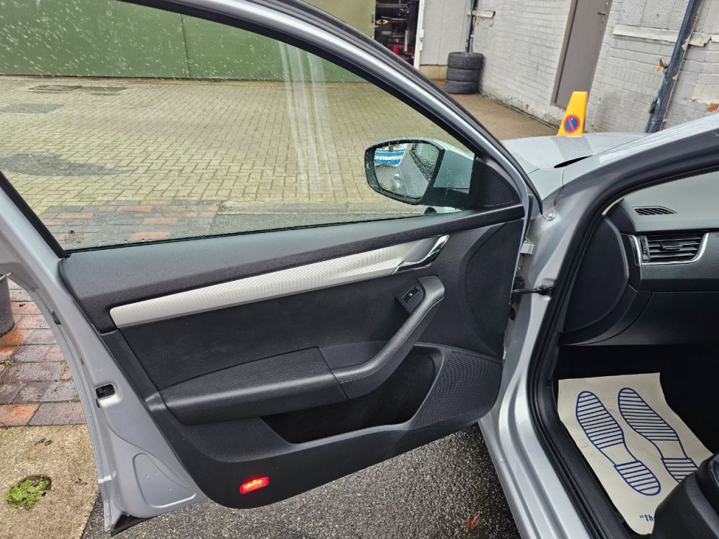 Used Skoda Octavia 2014 for sale - 76670470: Photo 9