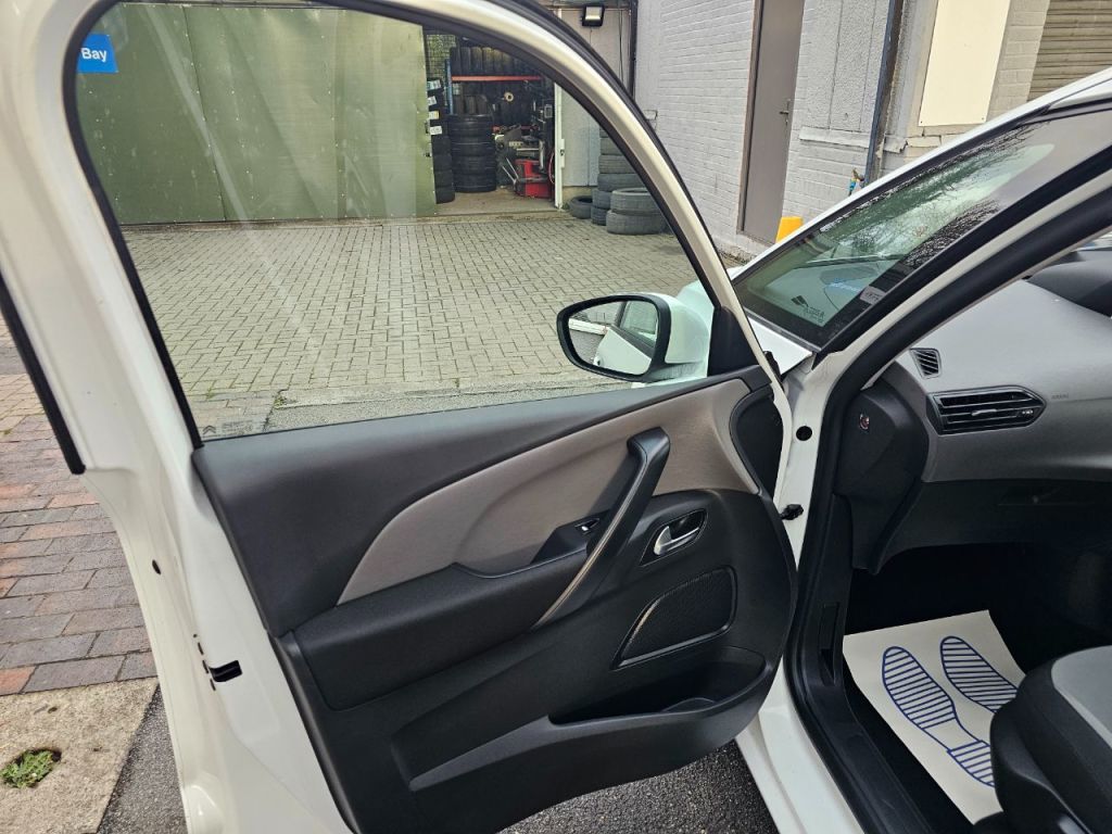 Used Citroen C4 Picasso 2014 for sale - 76520198: Photo 9