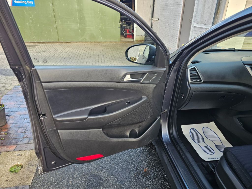 Used Hyundai TUCSON 2017 for sale - 76670465: Photo 11