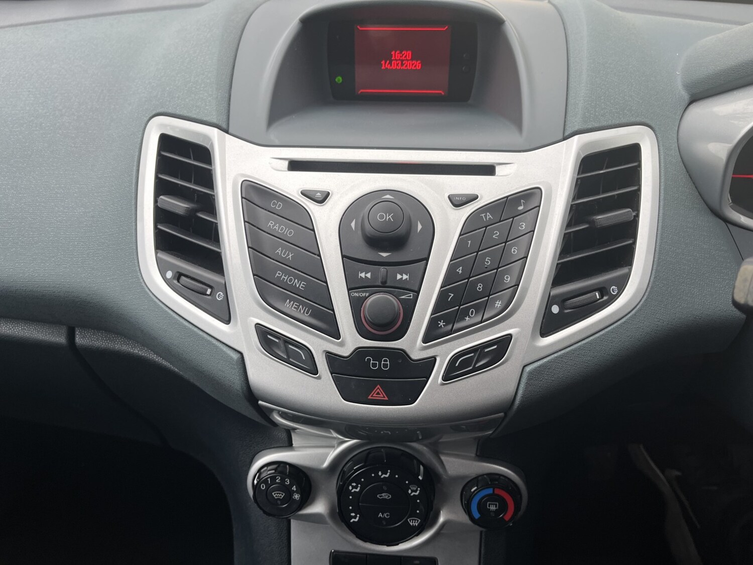 Used Ford Fiesta 2010 for sale - 77891577: Photo 10