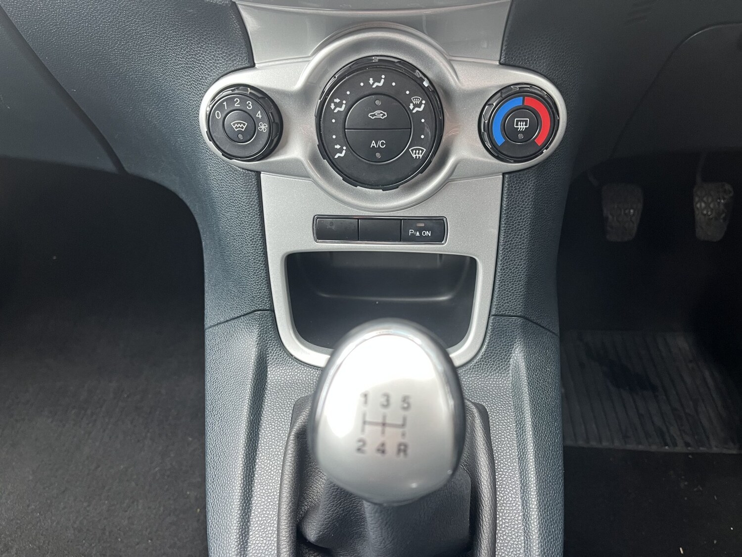 Used Ford Fiesta 2010 for sale - 77891577: Photo 11