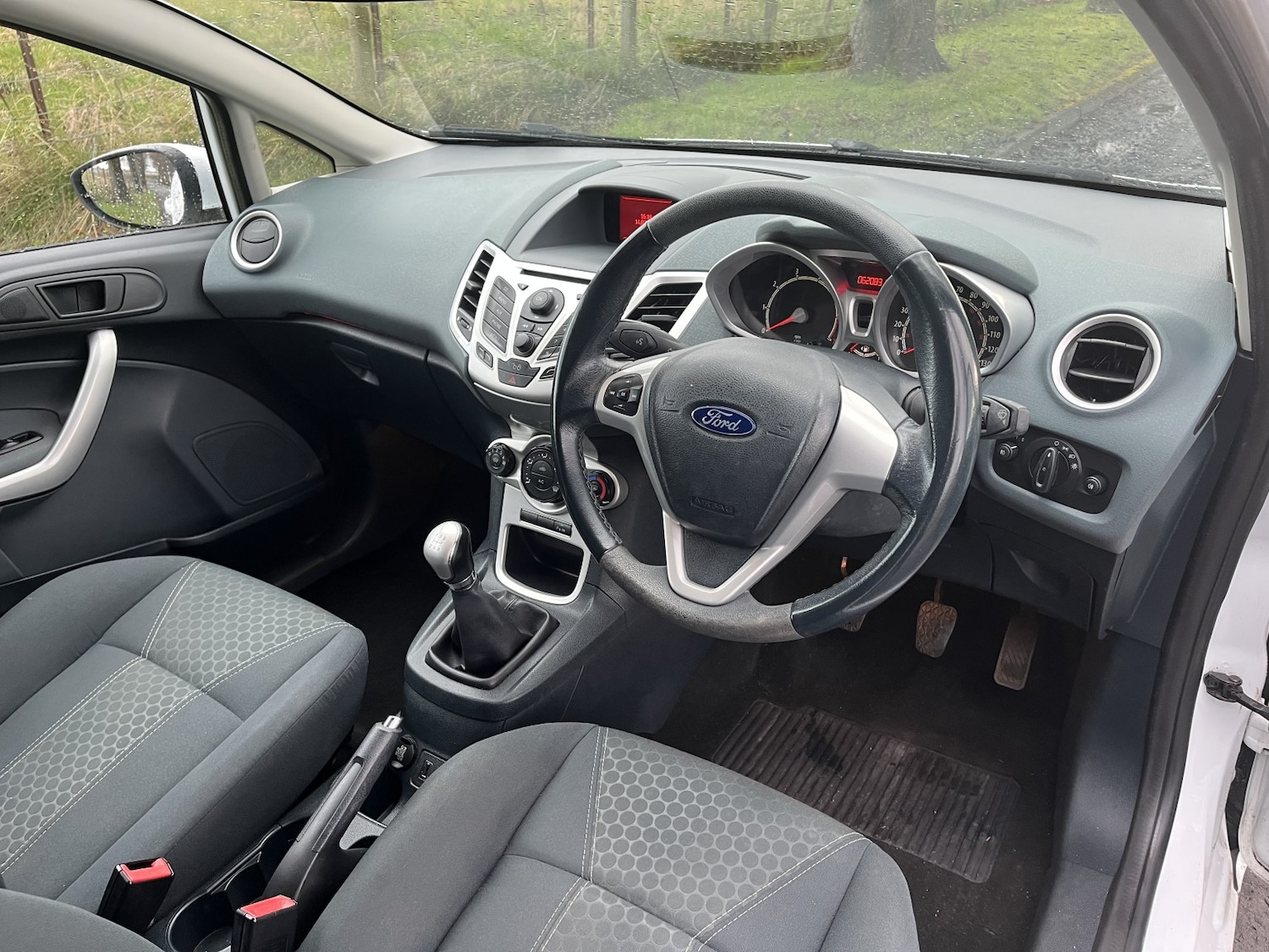 Used Ford Fiesta 2010 for sale - 77891577: Photo 8