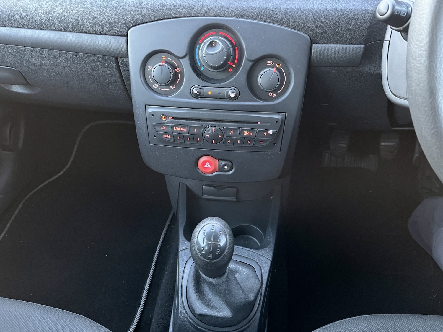 Used Renault Clio 2009 for sale - 77251164: Photo 11