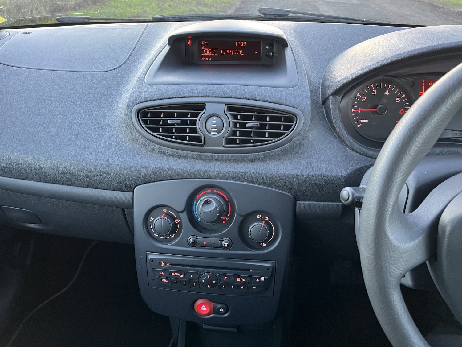 Used Renault Clio 2009 for sale - 77251164: Photo 12