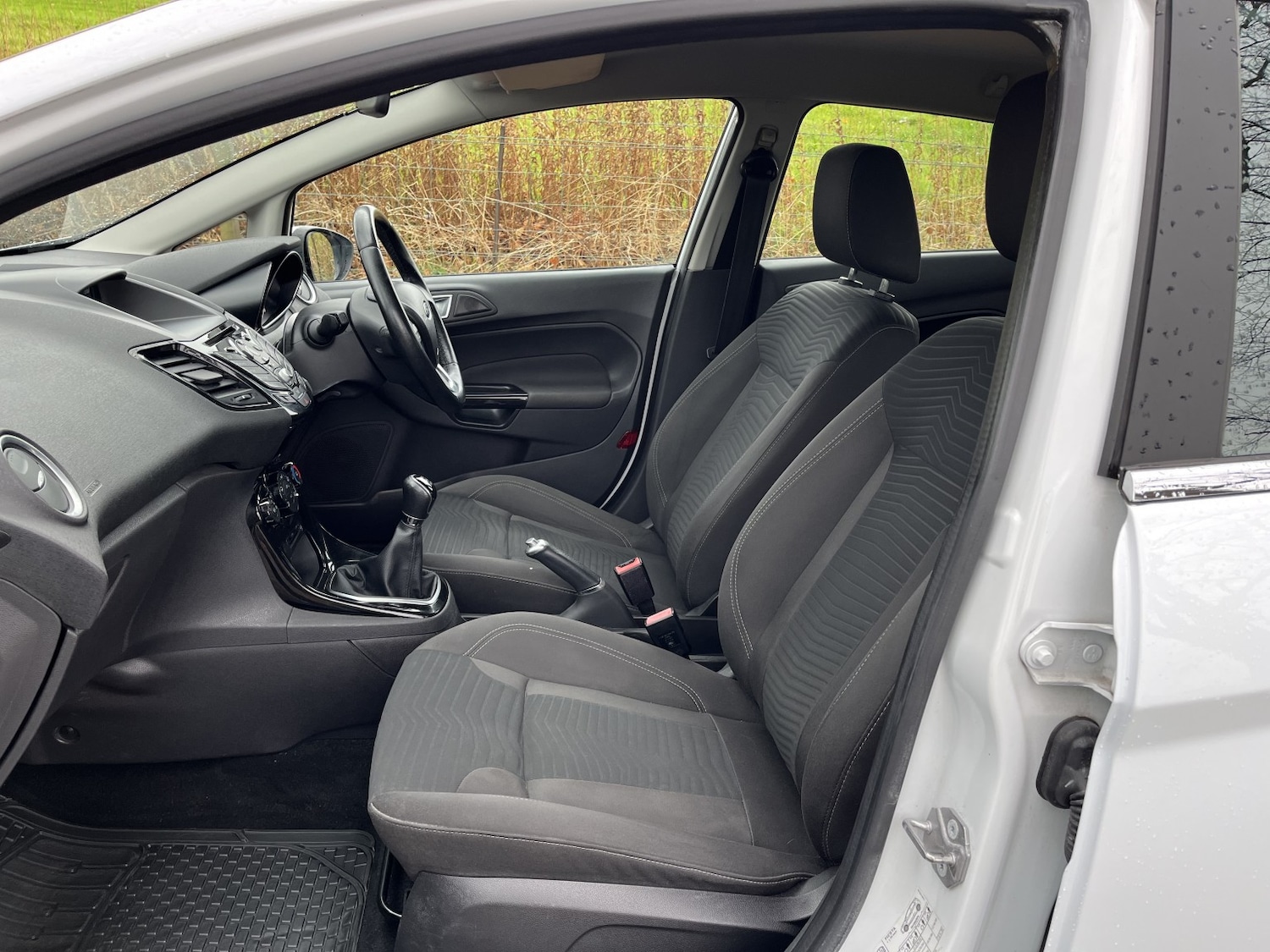 Used Ford Fiesta 2015 for sale - 76369376: Photo 14