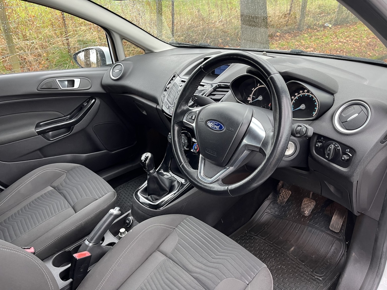 Used Ford Fiesta 2015 for sale - 76369376: Photo 9