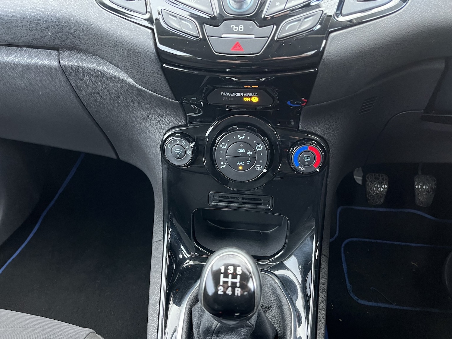 Used Ford Fiesta 2015 for sale - 77953912: Photo 11