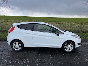 Used Ford Fiesta 2015 for sale - 77953912: Photo