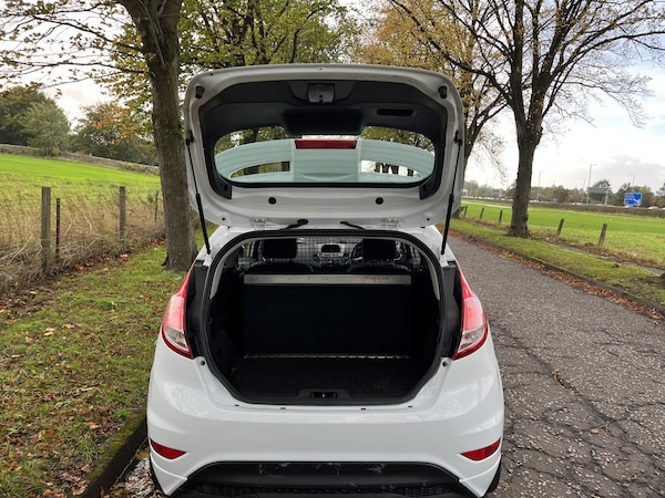 Used Ford Fiesta Van 2015 for sale - 76246092: Photo 13
