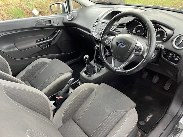 Used Ford Fiesta Van 2015 for sale - 76246092: Photo 8