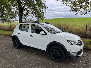 Used Dacia Sandero Stepway 2014 for sale - 76063887: Photo