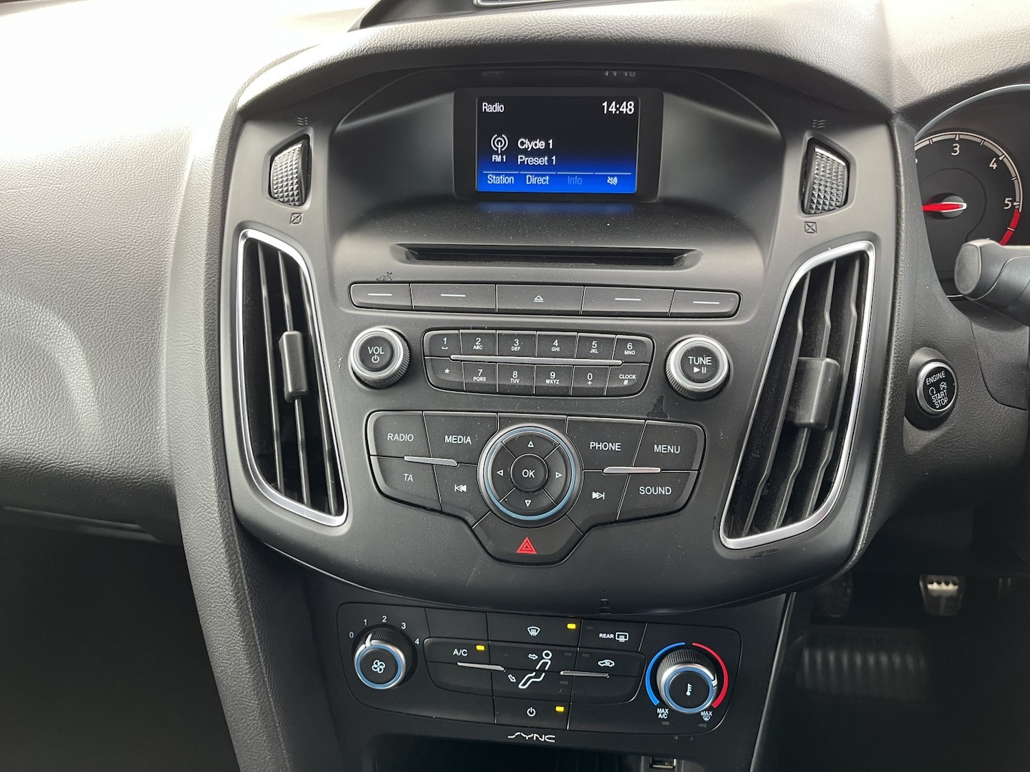 Used Ford Focus 2015 for sale - 76177075: Photo 9