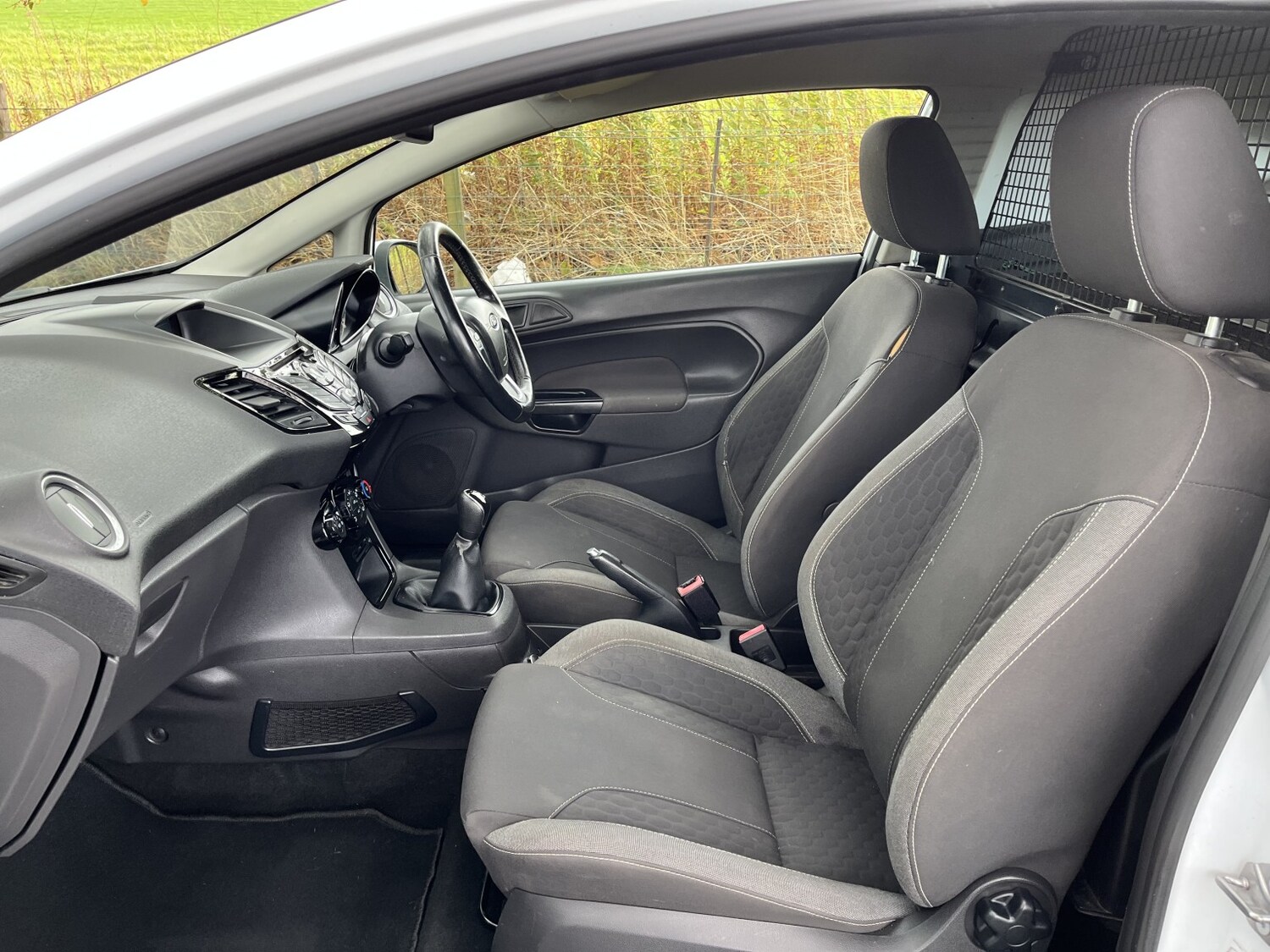 Used Ford Fiesta Van 2015 for sale - 76369209: Photo 11