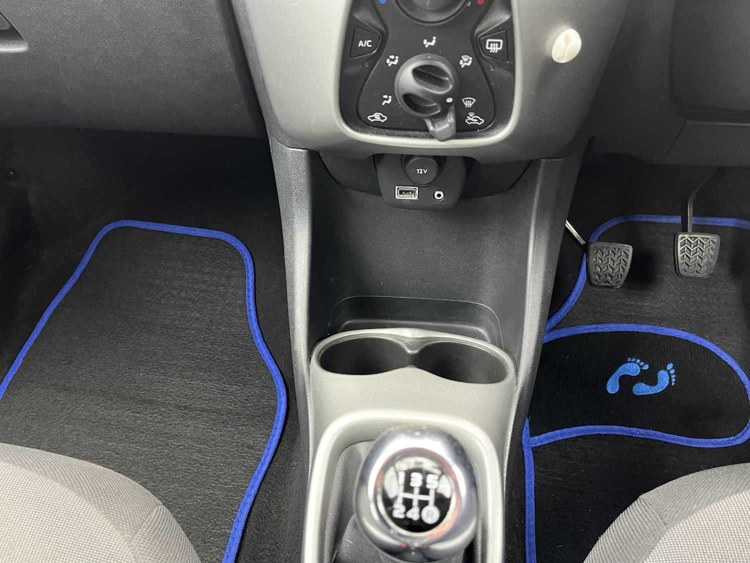 Used Toyota AYGO 2017 for sale - 76369313: Photo 9