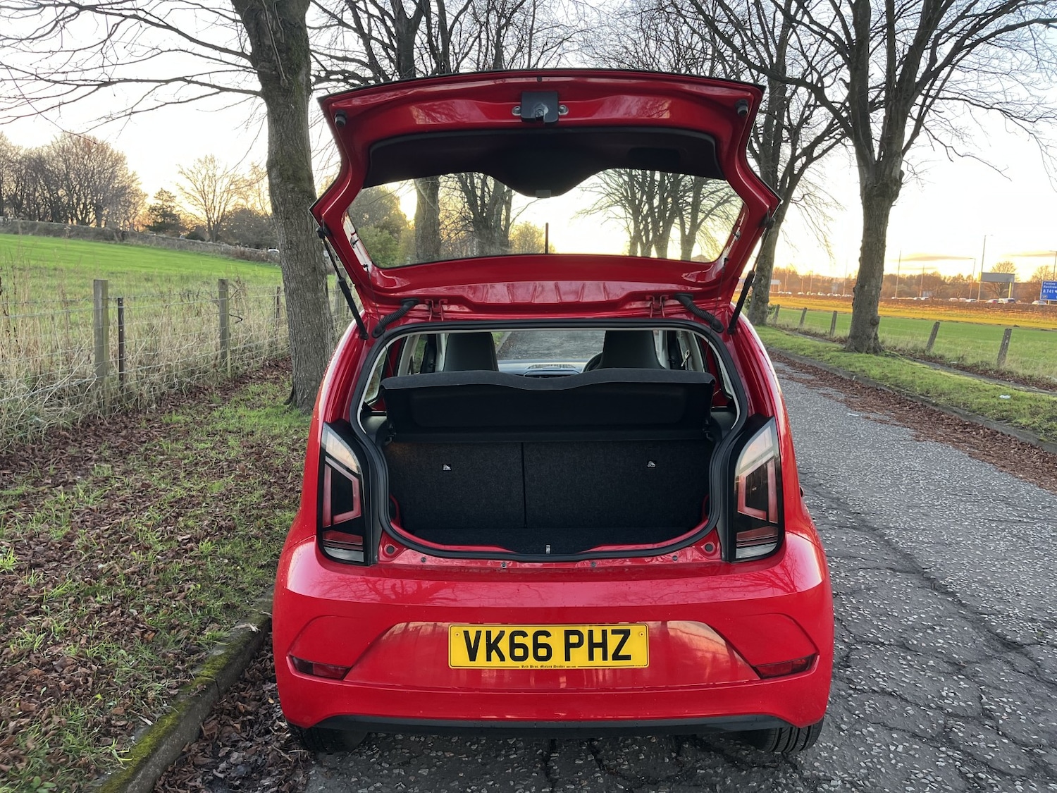 Used Volkswagen up! 2016 for sale - 76565221: Photo 18