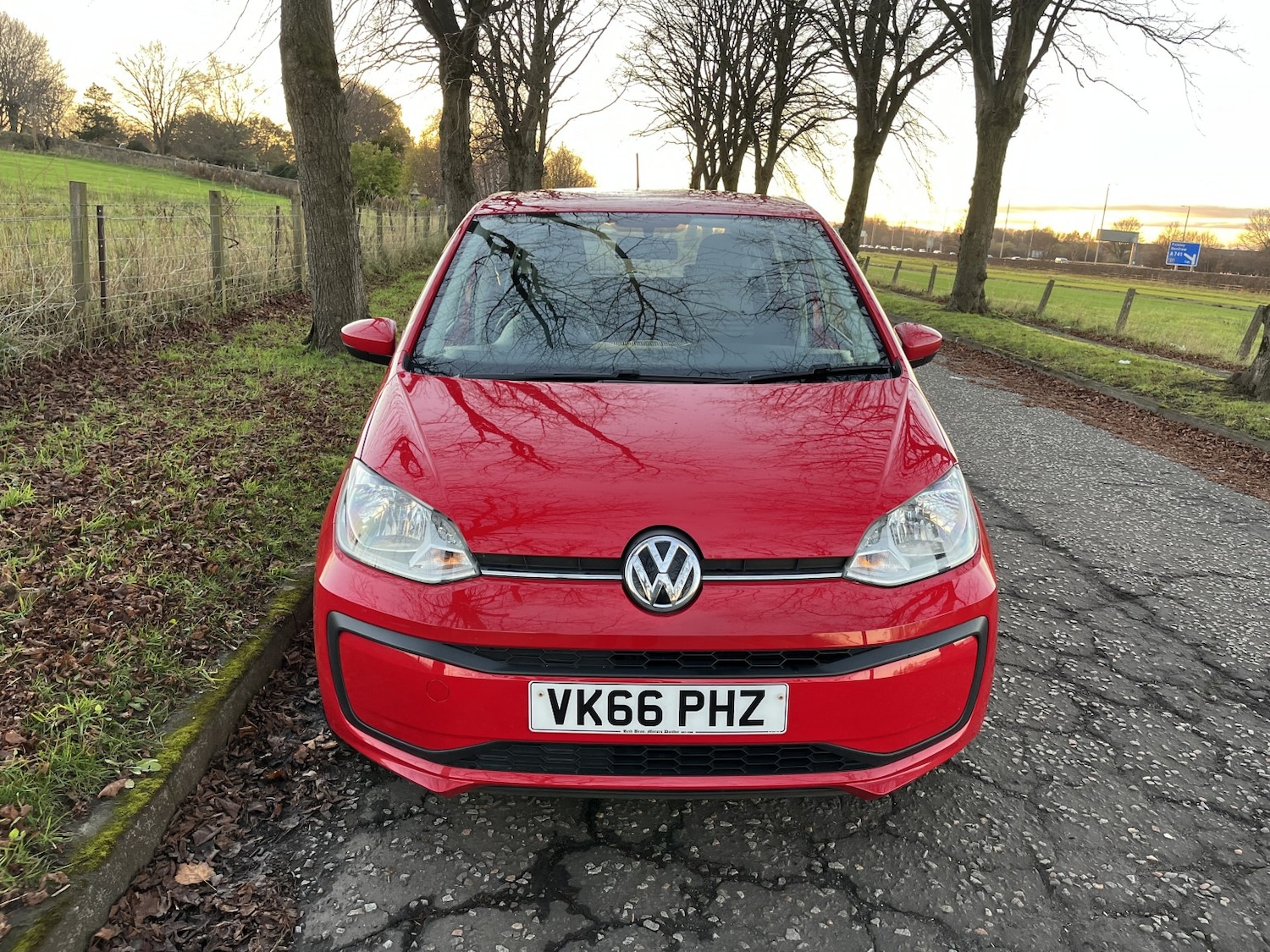 Used Volkswagen up! 2016 for sale - 76565221: Photo 3