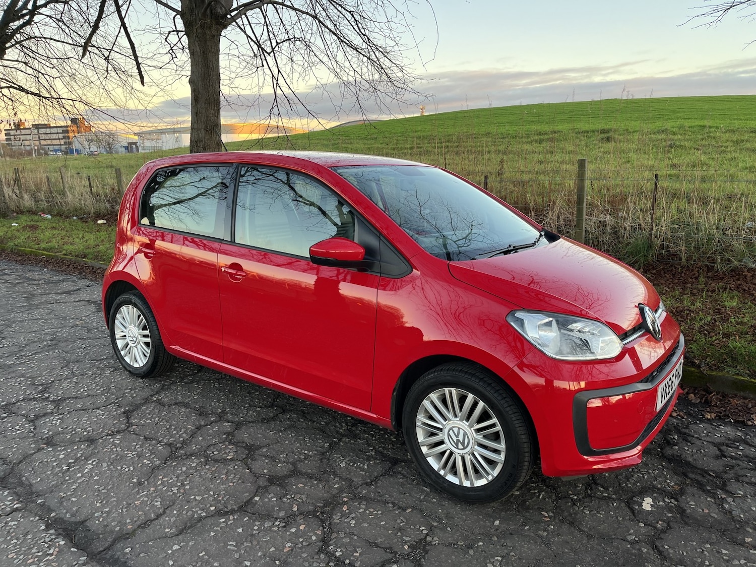 Used Volkswagen up! 2016 for sale - 76565221: Photo 4