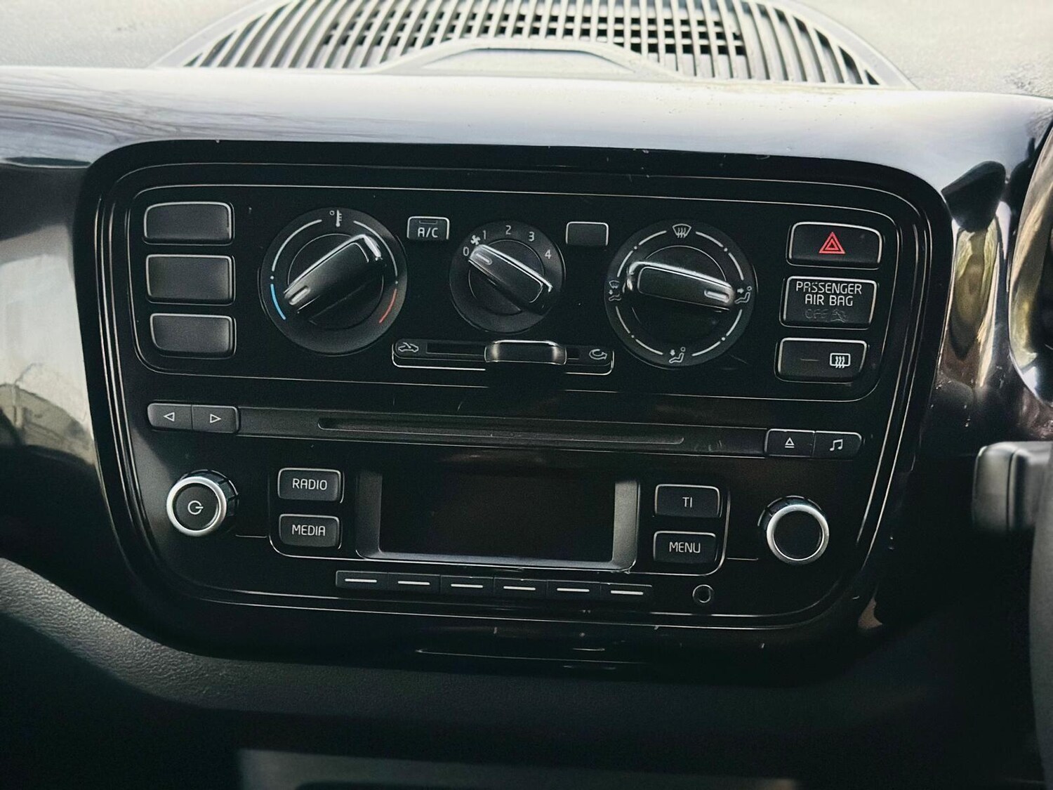 Used Volkswagen up! for sale - 74969718: Photo 29