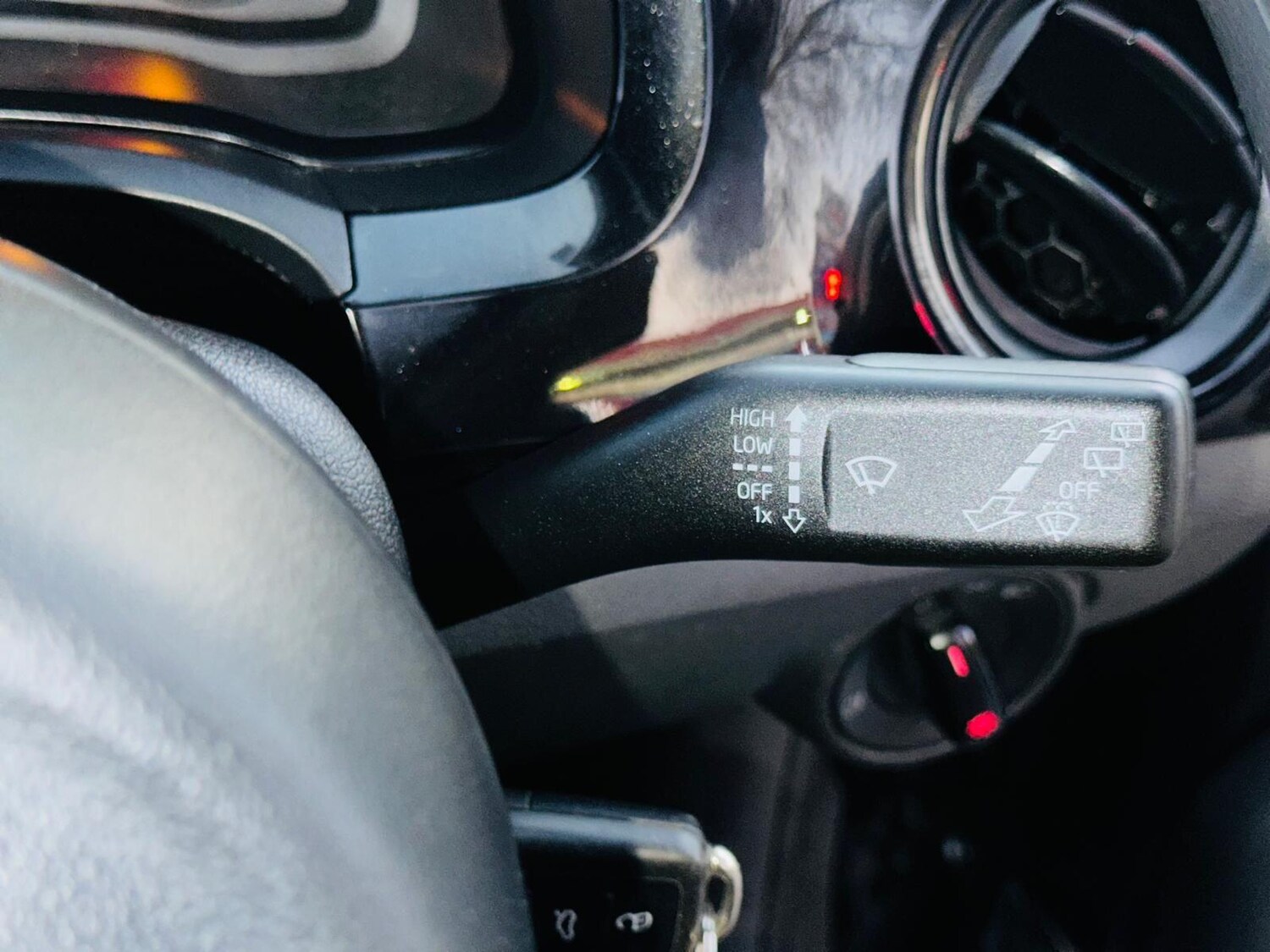 Used Volkswagen up! for sale - 74969718: Photo 31