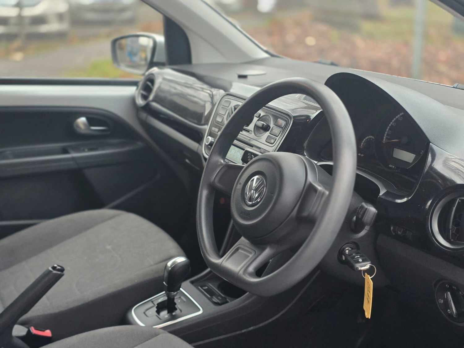 Used Volkswagen up! 2025 for sale - 77442161: Photo 30