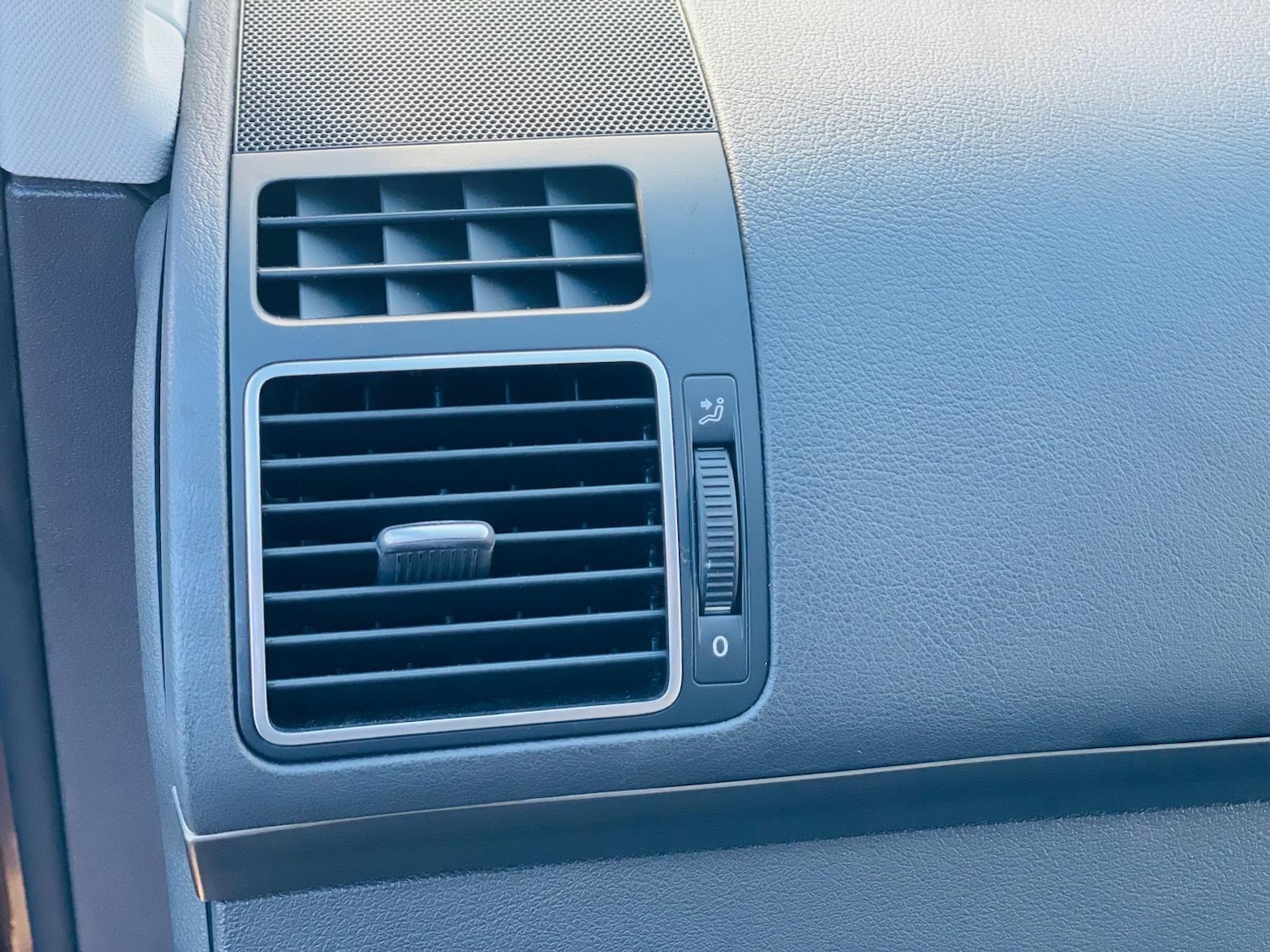 Used Volkswagen Touran for sale - 76759318: Photo 28